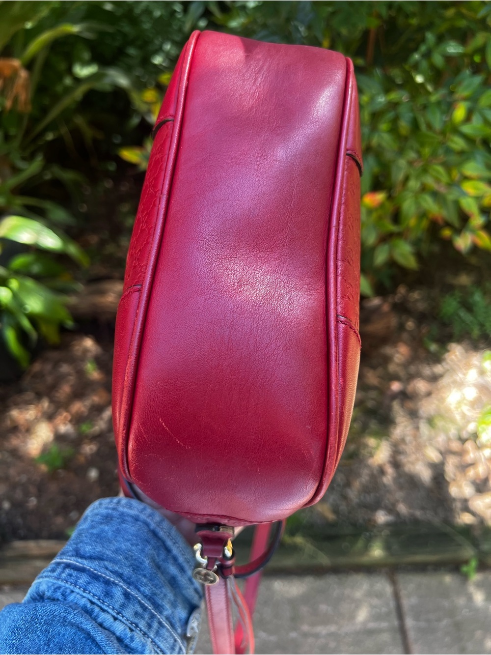 GUCCI Red Leather Microguccissima Bree Crossbody Bag - Picture 8 of 17